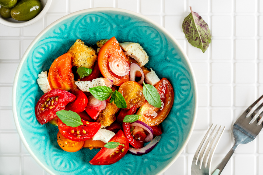 Panzanella (Tuscan Tomato & Bread Salad)